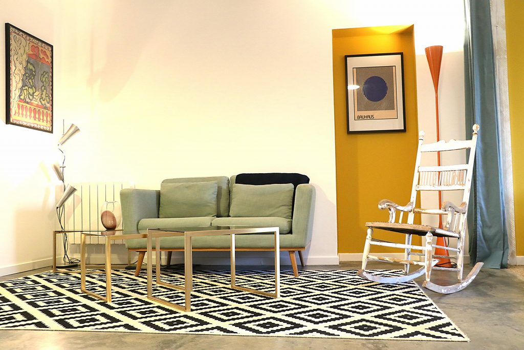 Salon de l'appartement du rez de chaussée proche de Bordeaux dans l'entre deux mers, à Camblanes et Meynac